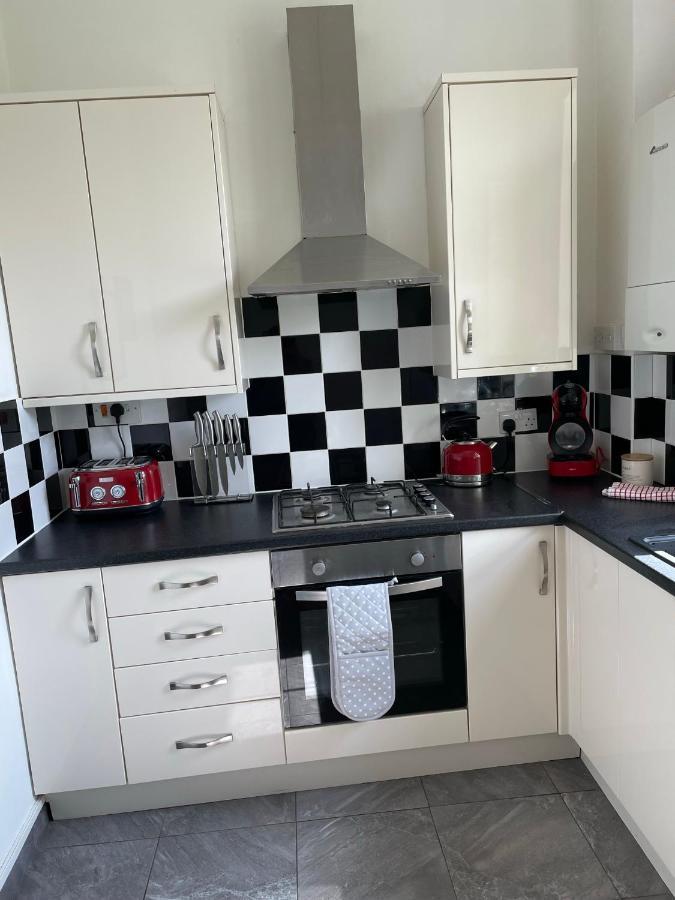 2 Bed Apartment Close To City Centre Cardiff Exterior photo